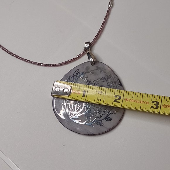 Decorative Large Shell Pendant Necklace With Flowers 21 1/4 Inches Long - Picture 8 of 12